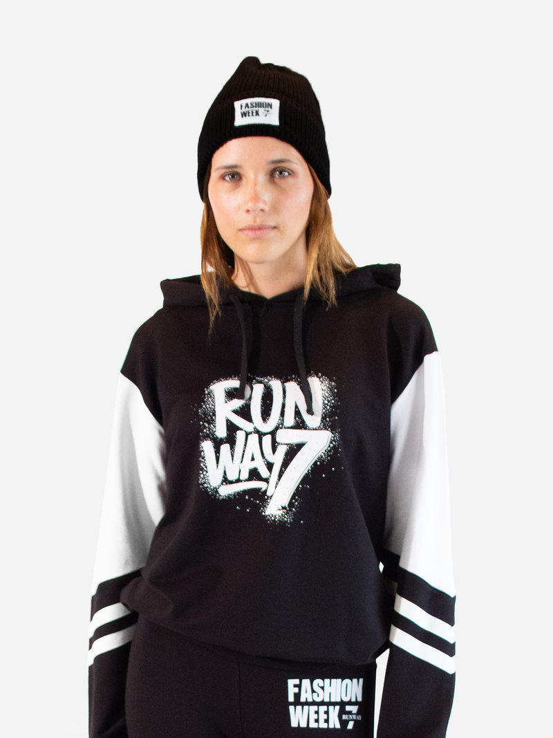 RUNWAY7 PULL OVER HOODIE